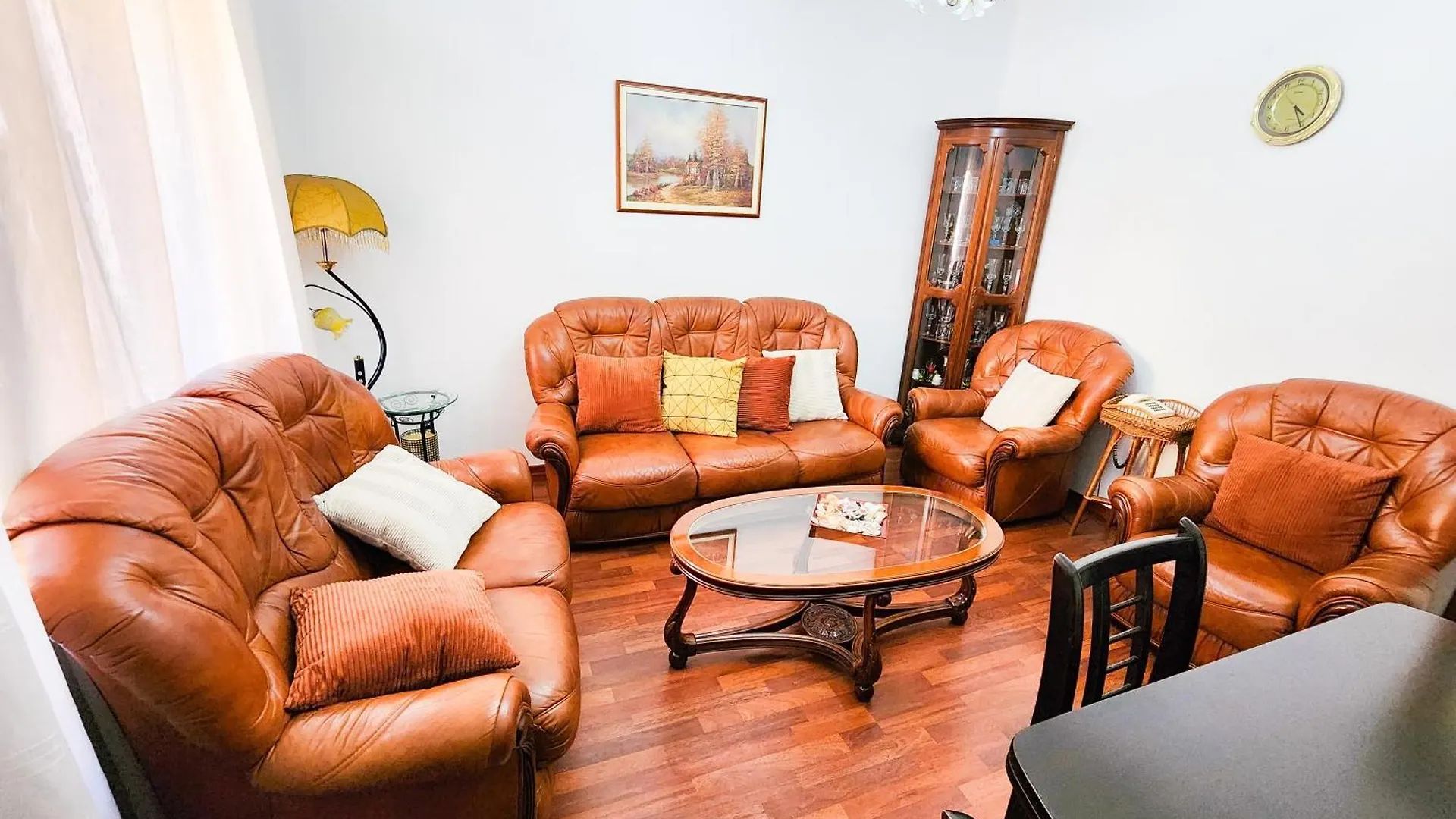 Apartment Sweet Vintage Tiran
