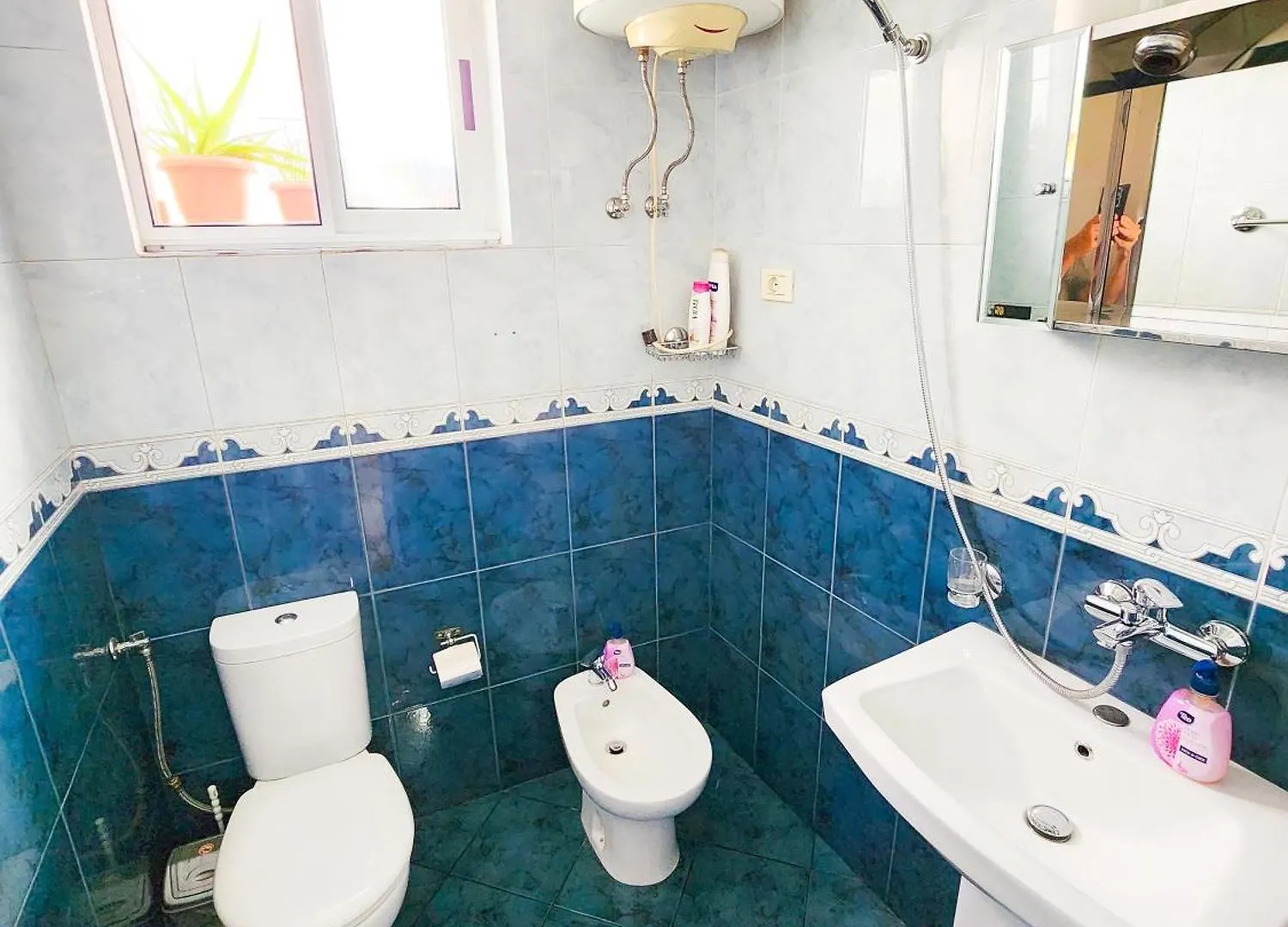 Apartment Sweet Vintage Tiran